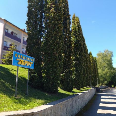 萨塔尼夫 Санаторій Збруч酒店 外观 照片